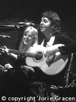 Paul and Linda singing during acoustic set (image)